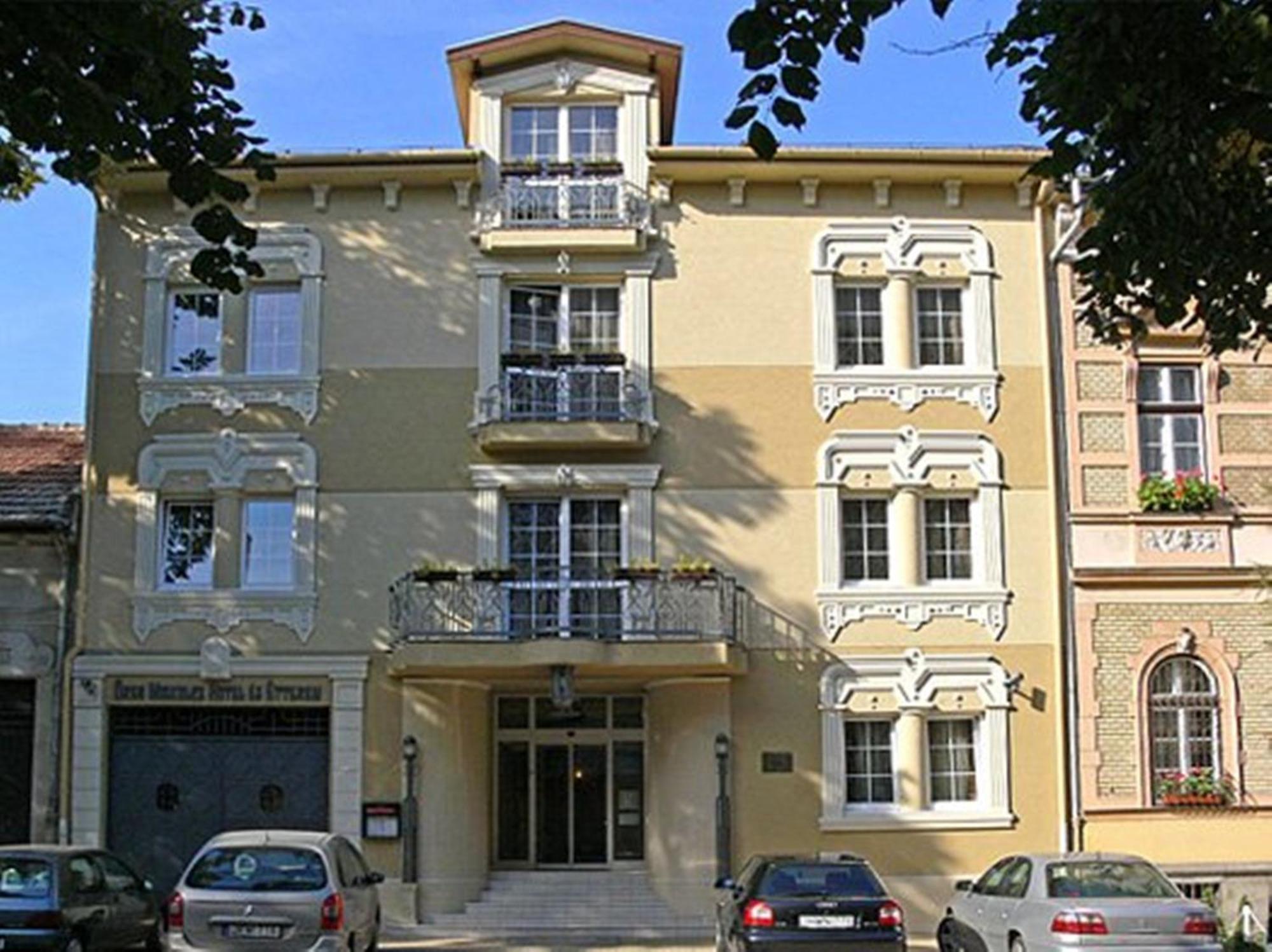 Oereg Miskolcz Hotel Exterior photo